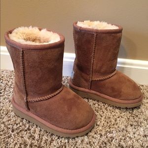 Toddler Uggs Size 7 in Excellent Condition!